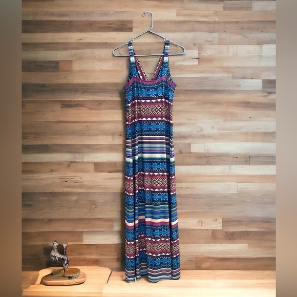 Beautiful and Colorful Maxi Dress - Picture 2 of 6